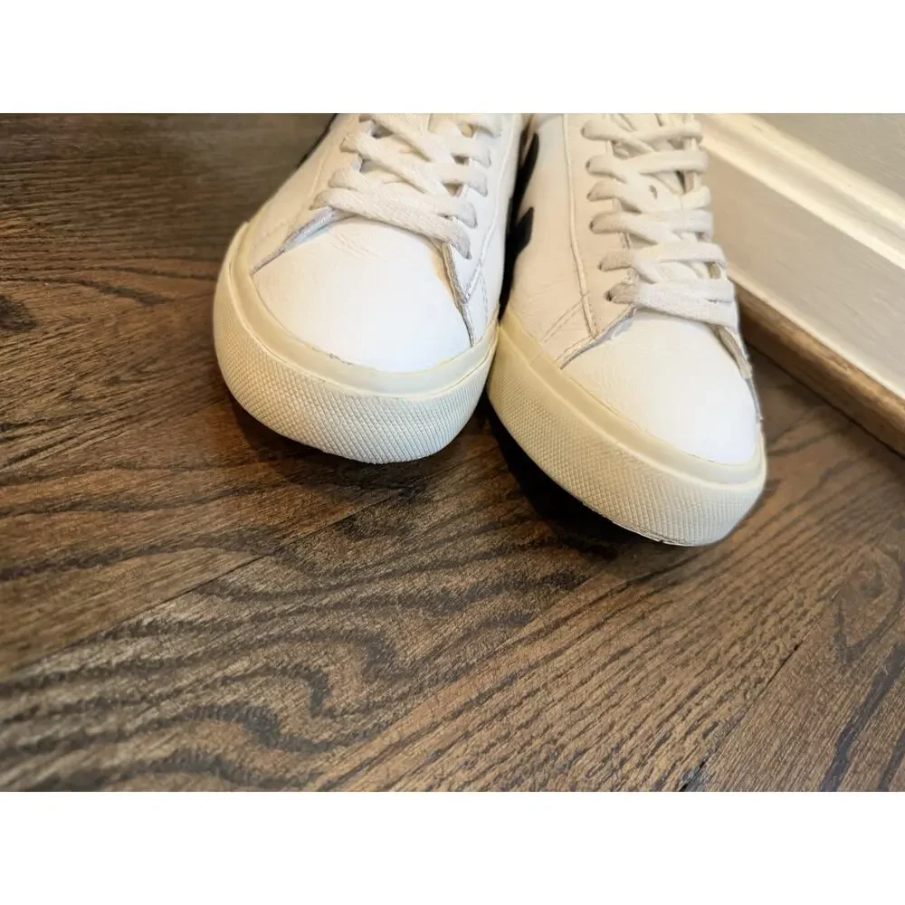 Veja Campo Sneaker White/black Leather Women's Sz @ $180